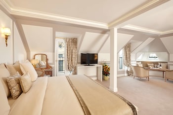Junior Suite (Eiffel Tower)