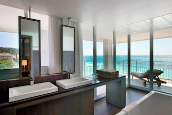 Panoramic Suite, 1 King Bed, Sea View