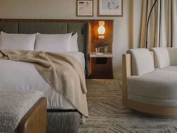 Premium Room, 1 King Bed (Forest View)