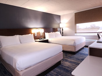 Standard Room, 2 Queen Beds, Non Smoking, Refrigerator