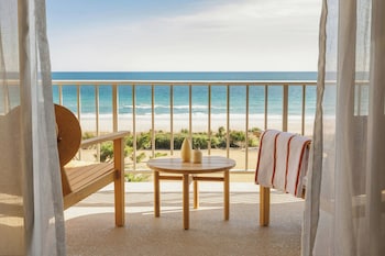 Oceanfront King Junior Suite with Balcony