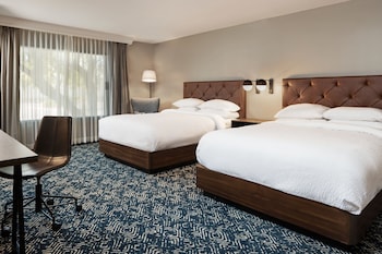 Traditional Room, 2 Queen Beds (Mobility/Hearing Accessible, Tub)