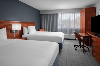 Room, 2 Queen Beds, Courtyard View