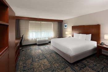 Deluxe Room, 1 King Bed, Accessible, Non Smoking