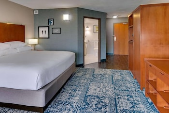 Deluxe Room, 1 King Bed, Accessible, Non Smoking