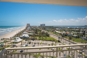 Room, 1 King Bed (Coastal View)