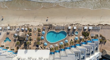 Room, 1 King Bed, Balcony, Oceanfront