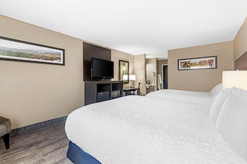 Suite, 2 Queen Beds, Non Smoking