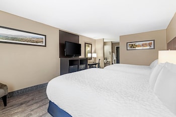 Suite, 2 Queen Beds, Non Smoking