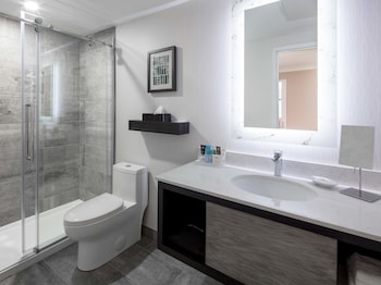 Premium Room, 1 King Bed with Sofa bed (High Floor)