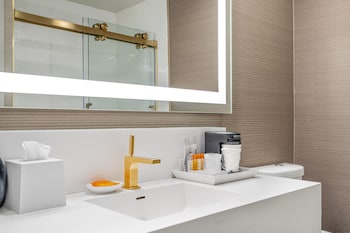 Deluxe Suite, 2 Queen Beds