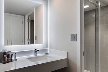 Room, 2 Double Beds (Mobility Accessible, Tub)
