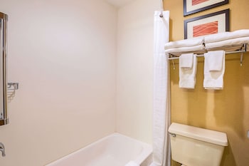 Standard Room, 2 Queen Beds, Non Smoking