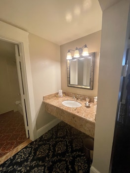 Junior Suite, 1 King Bed