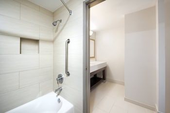 Standard Room, 2 Queen Beds, Accessible