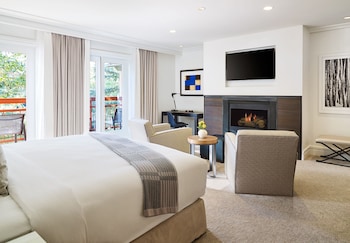 Room, 1 King Bed (Town Side)