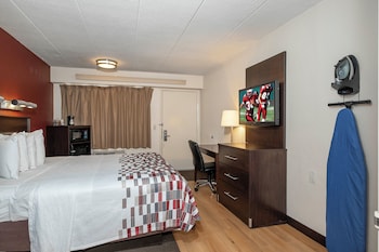 Deluxe Room, 1 King Bed, Accessible (Smoke Free)