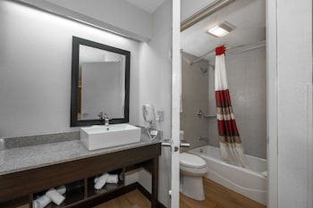 Standard Room, 1 King Bed (Smoke Free)