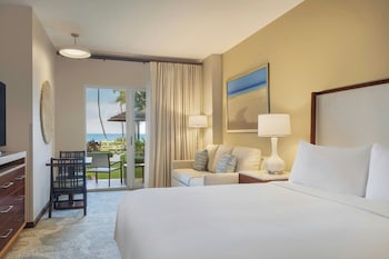 Room, 1 King Bed with Sofa bed, Balcony (Oceanfront)