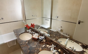 Suite, 1 King Bed