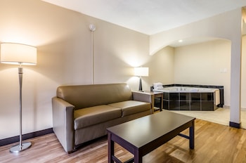 Suite, 1 King Bed, Jetted Tub (2 Room, Smoke Free)