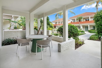 Suite, 1 King Bed, Balcony (King Villa Suite.)