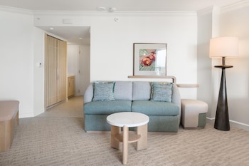 Deluxe Room, 1 King Bed with Sofa bed, Balcony, Partial Ocean View