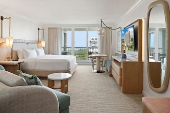 Premium Room, 1 King Bed, Mobility Accessible, Balcony