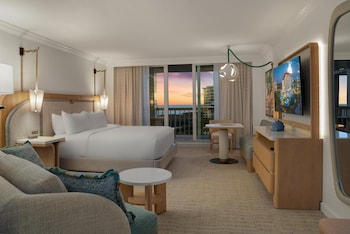 Room, 1 King Bed with Sofa bed, Balcony, Partial Ocean View
