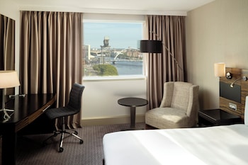 Premium Room, 1 King Bed, River View (Super King)