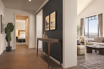Grand Signia Suite