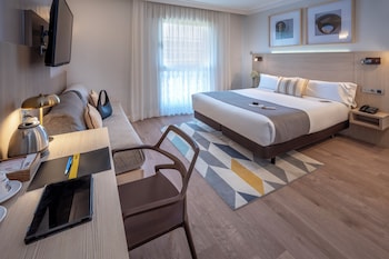 Deluxe Double or Twin Room, Ramblas View