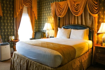 Standard Queen Room