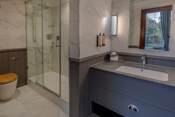 Oulton Hall Suite