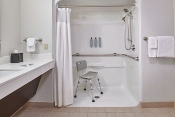 Deluxe Room, 2 Double Beds (Mobility Accessible, Roll-In Shower)
