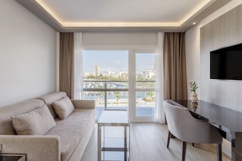 Executive Junior Suite (2+2)