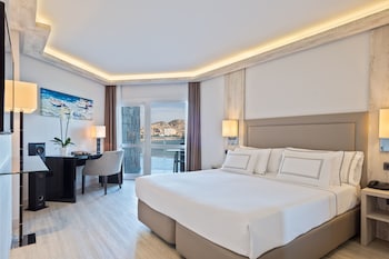 The Level Melia Room with Pool Access Adults Only