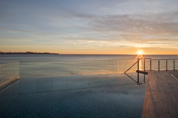 The Level Melia Room with Pool Access Adults Only