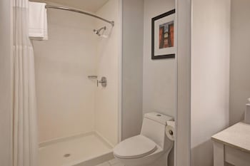 Junior Suite, 2 Queen Beds, Poolside