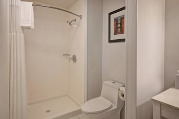 Junior Suite, 2 Queen Beds, Poolside