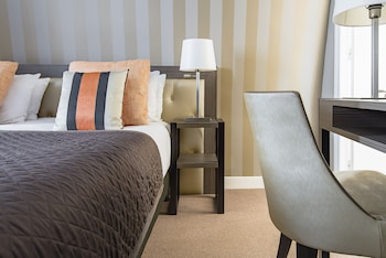 Quadruple Room, Connecting Rooms