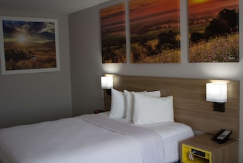 Room, 1 Queen Bed, Non Smoking (Pet-Friendly)