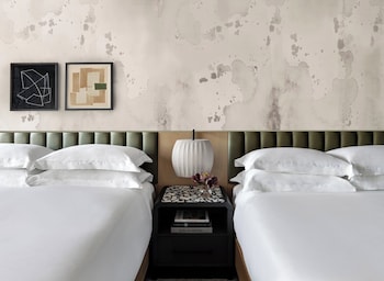 Room, 2 Queen Beds (Essential)