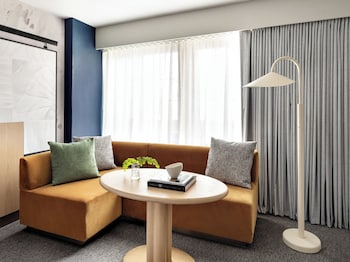 Room, 1 King Bed (Essential)