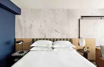 Premium Room, 1 King Bed (High Floor)