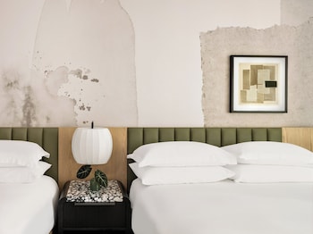 Room, 2 Queen Beds, Accessible Bathtub (Communication, Mobility)