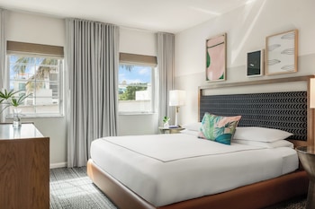 Premium Room, 1 King Bed, City View