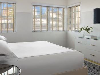 Premium Room, 1 King Bed, City View