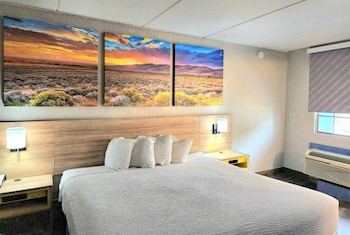 Room, 1 King Bed, Accessible, Non Smoking (Tub with Grab Bars)