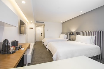 Classic Room, 2 Double Beds